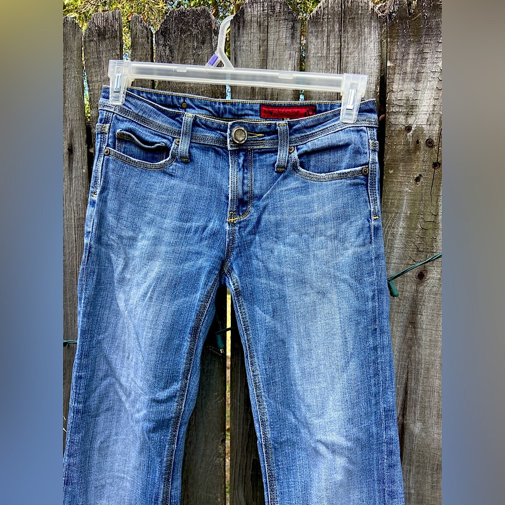 Women’s Vigoss jeans size 5/6 or 28 (both listed on tag)